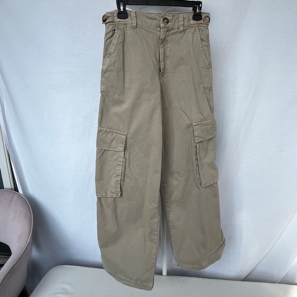 Zara Pants - Zara (38/6) ultra-soft cotton cargo pants, with 6 pockets.